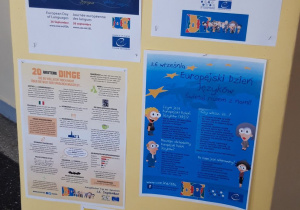 plakaty przygotowane przez uczniów promujące Europejski Dzień Języków